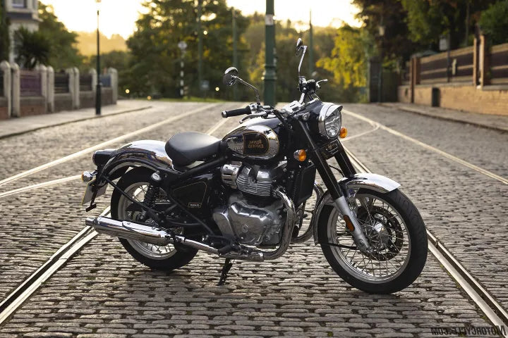 Classic 650 - Black/ Chrome