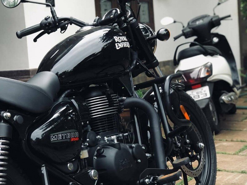 Meteor 350 - Stellar Black
