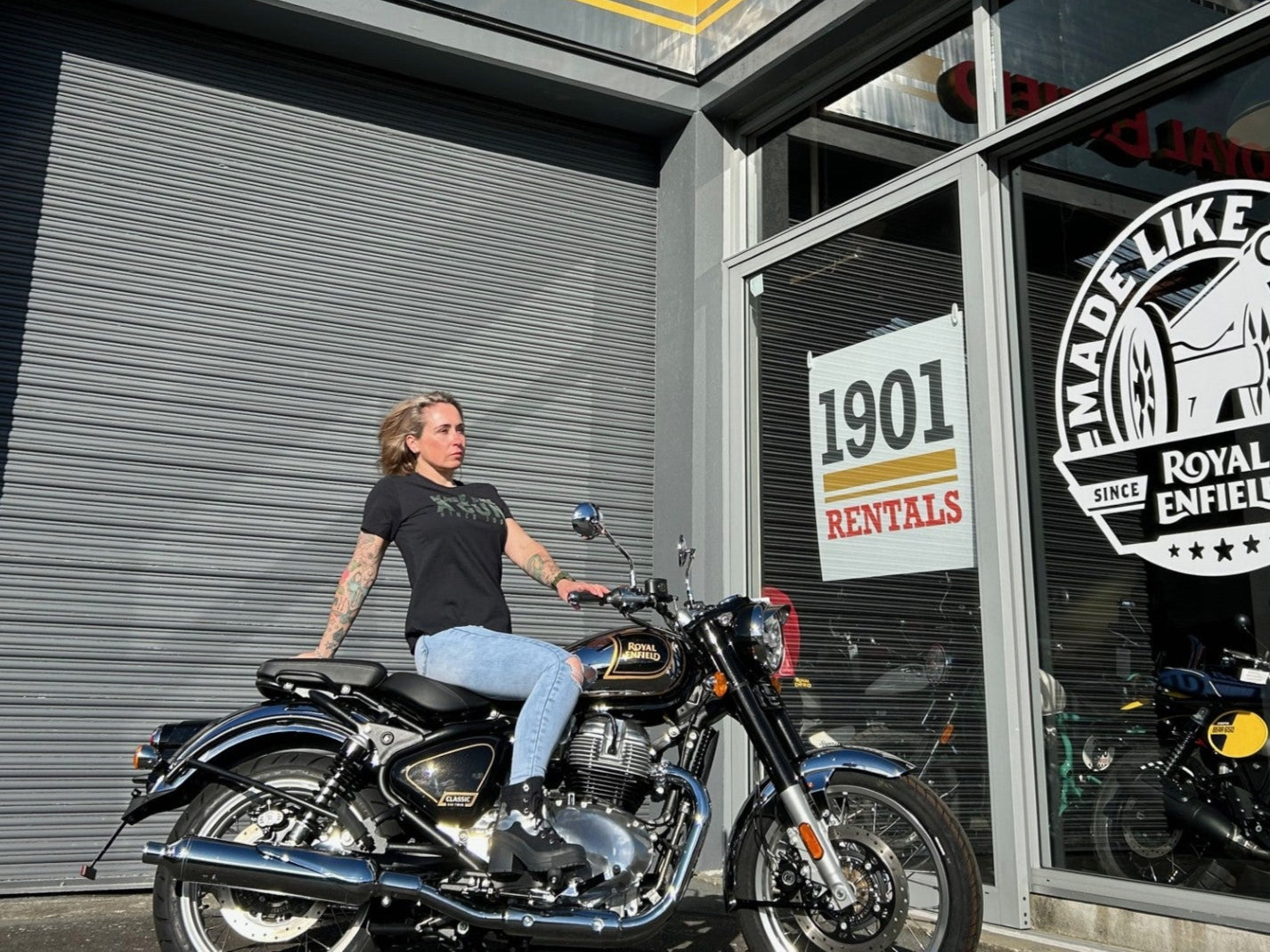 Classic 650 - Black/ Chrome