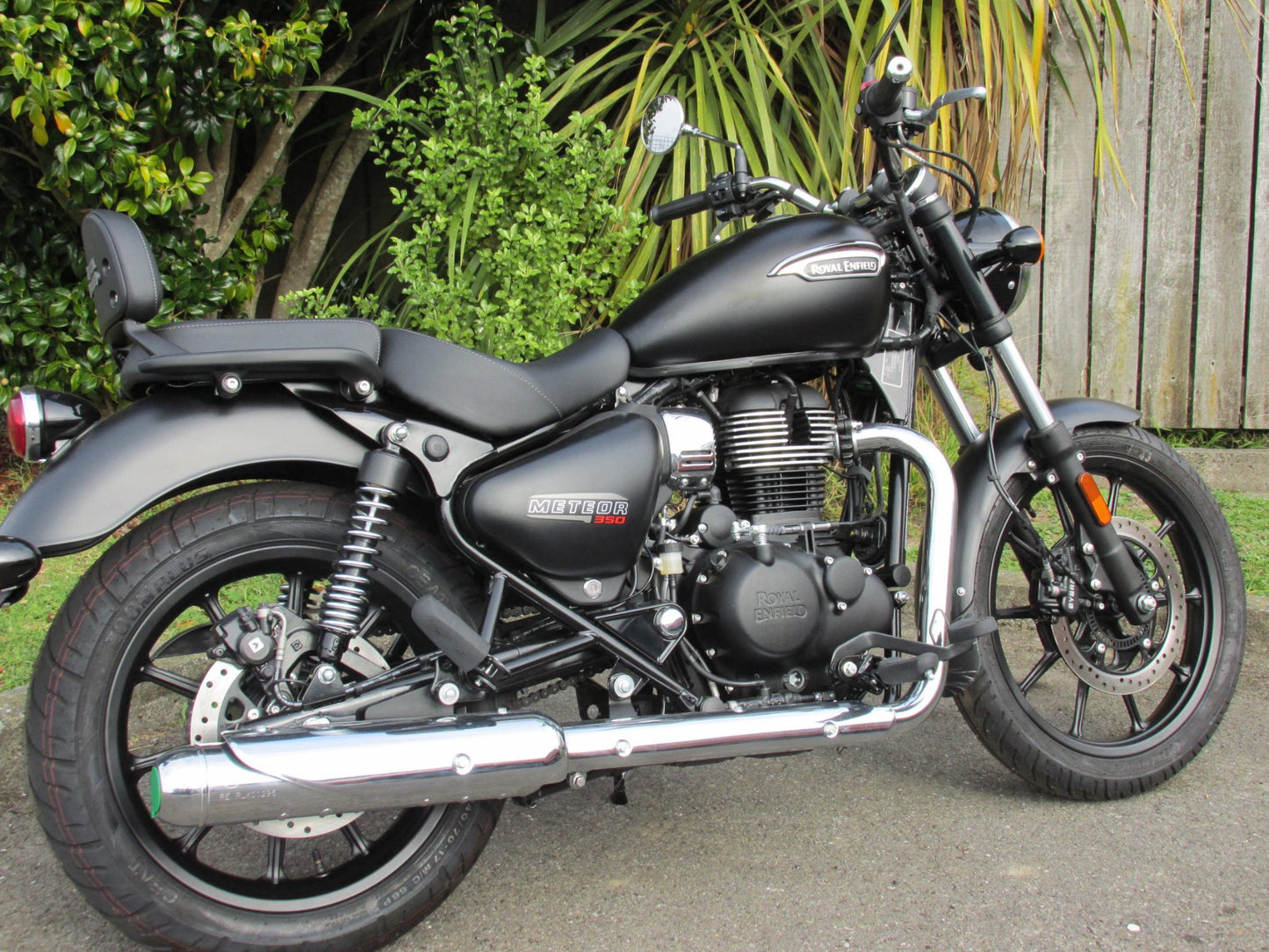Meteor 350 - Stellar Black