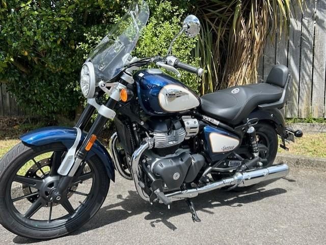 Super Meteor 650 -  Celestial Blue